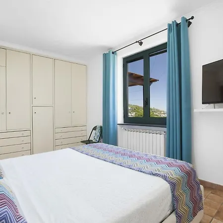 - Dei Galli Villa SantʼAgata sui Due Golfi